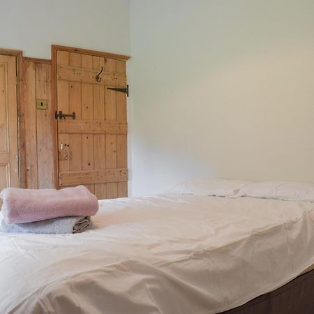 Lower Goytre Farmhouse Llanfair Waterdine Bagian luar foto